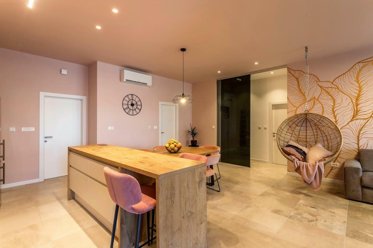 Luxury Apartment With Hot Tub Omis Exterior photo