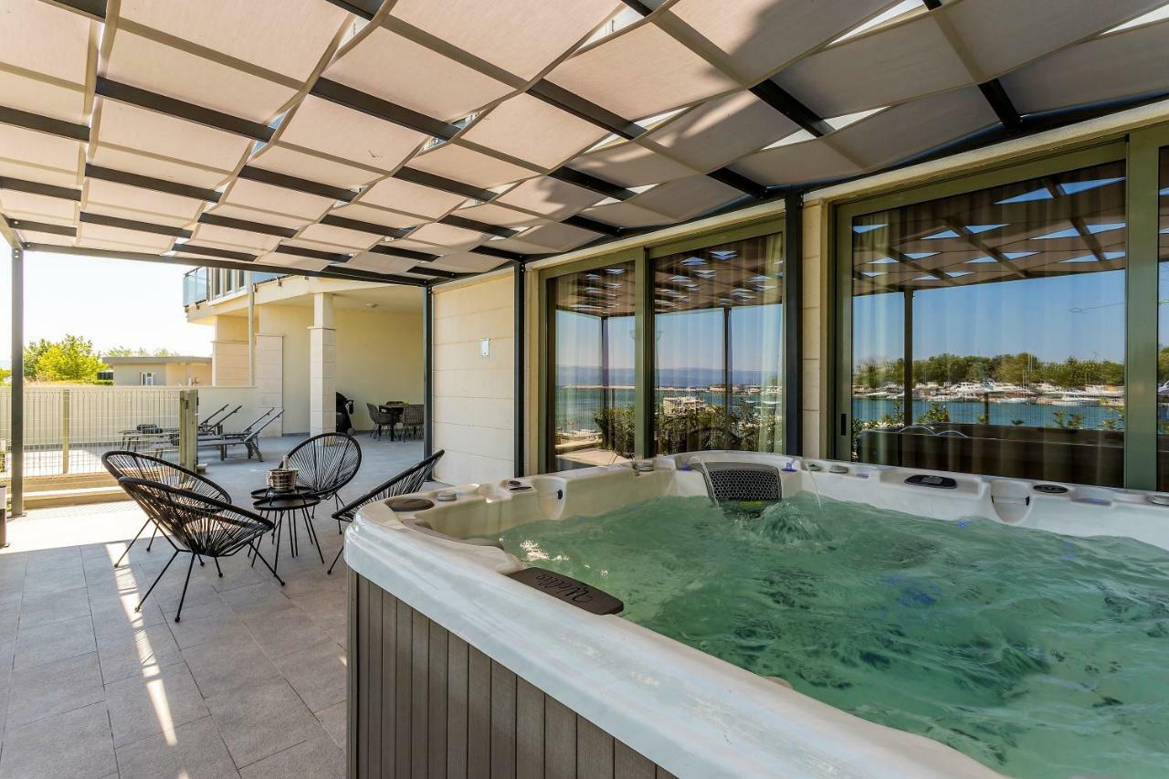 Luxury Apartment With Hot Tub Omis Exterior photo