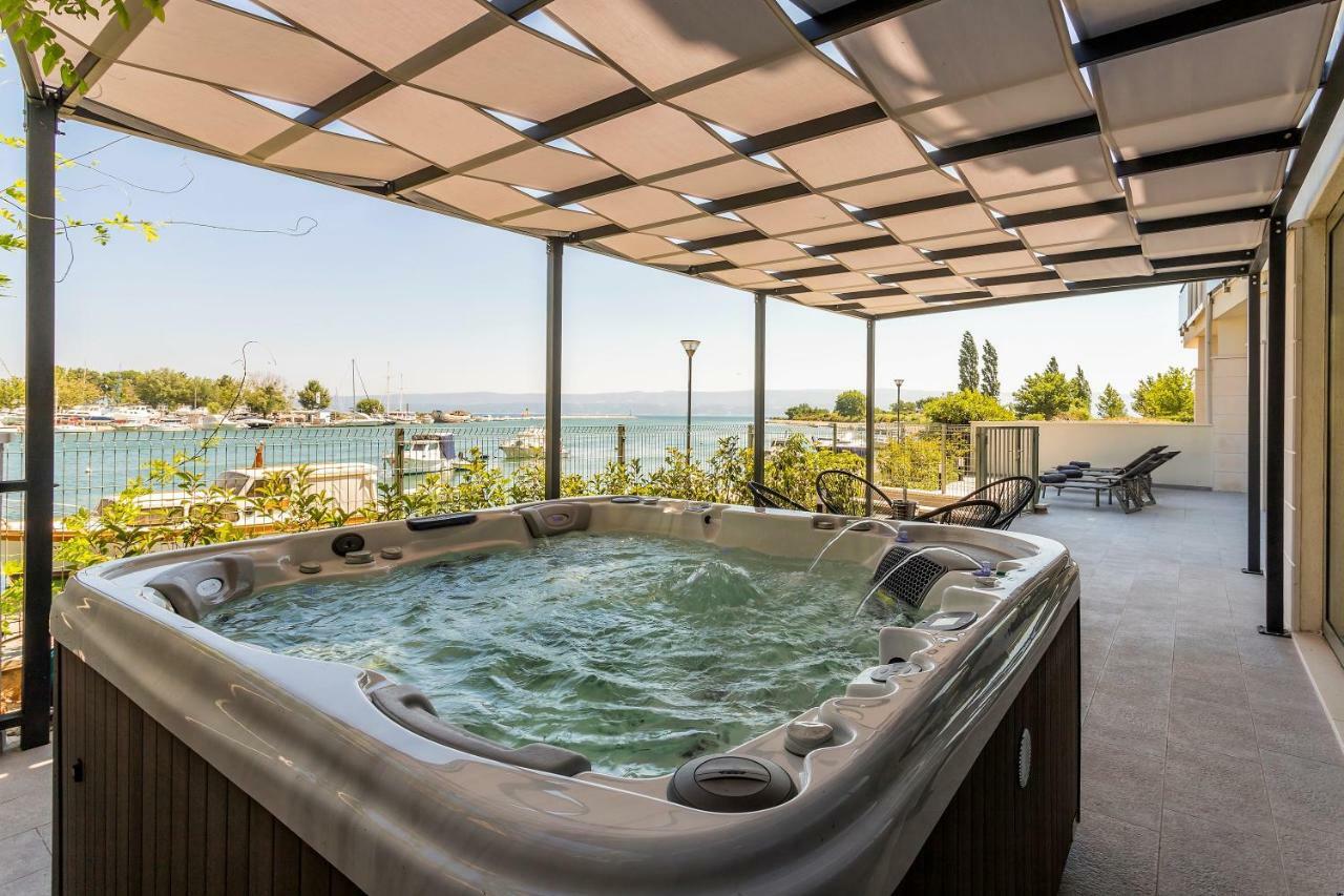 Luxury Apartment With Hot Tub Omis Exterior photo