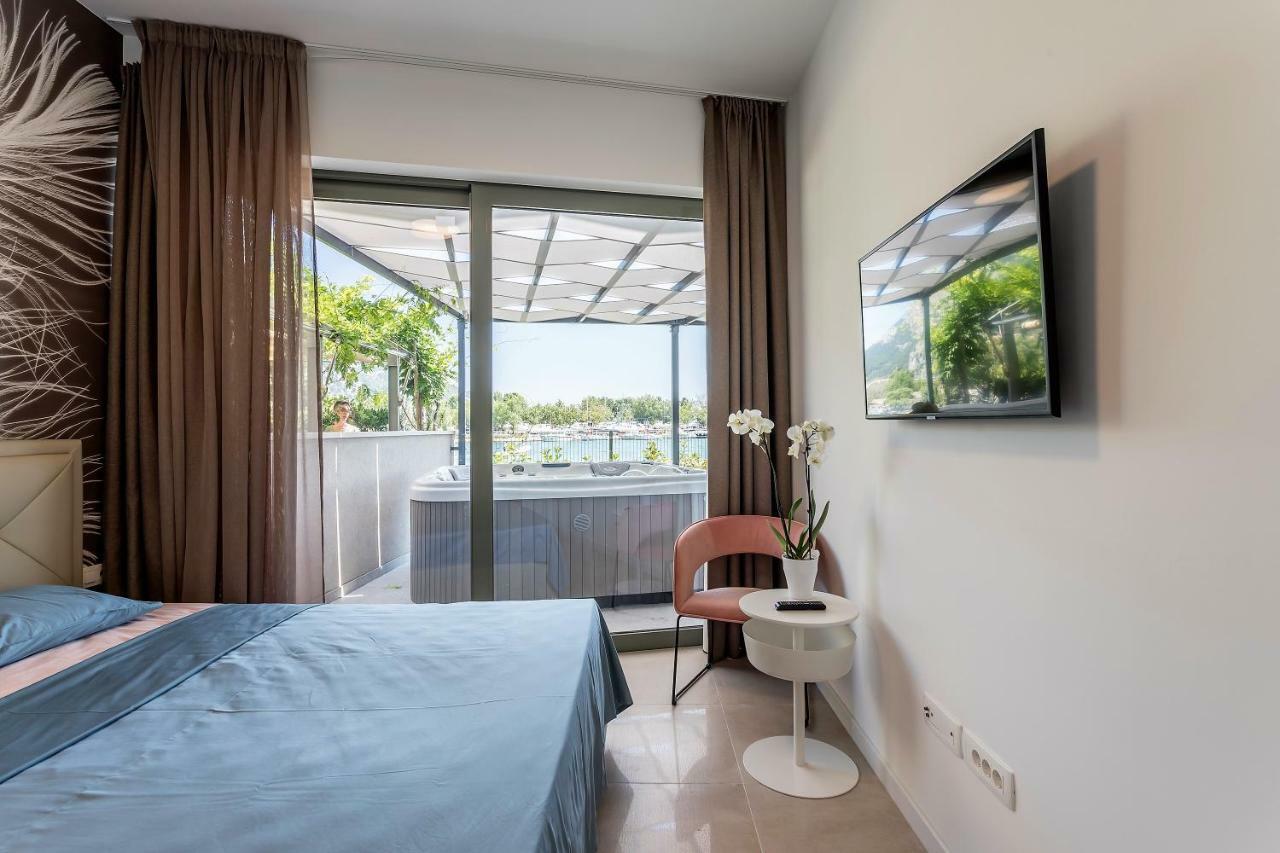 Luxury Apartment With Hot Tub Omis Exterior photo